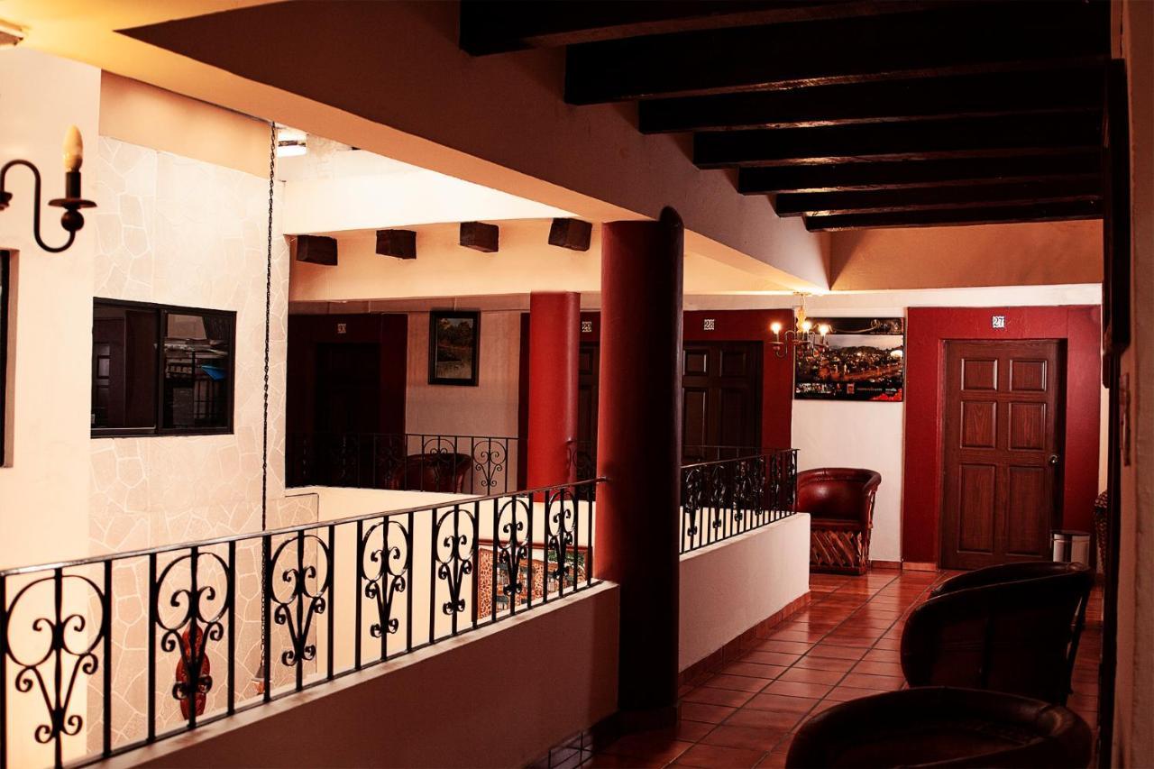 Hotel El Carmen, มอเรเลีย ภายนอก รูปภาพ