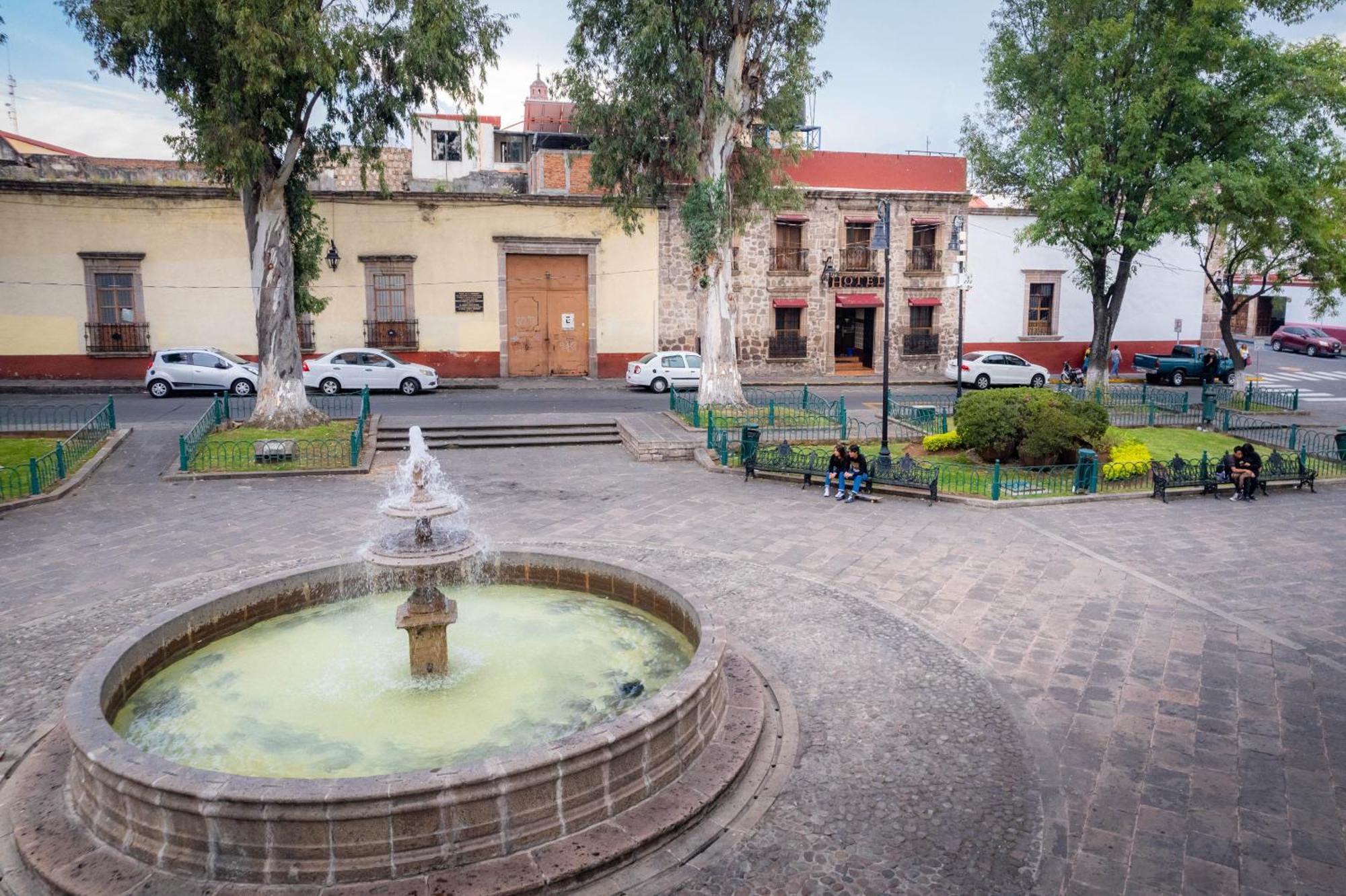 Hotel El Carmen, มอเรเลีย ภายนอก รูปภาพ