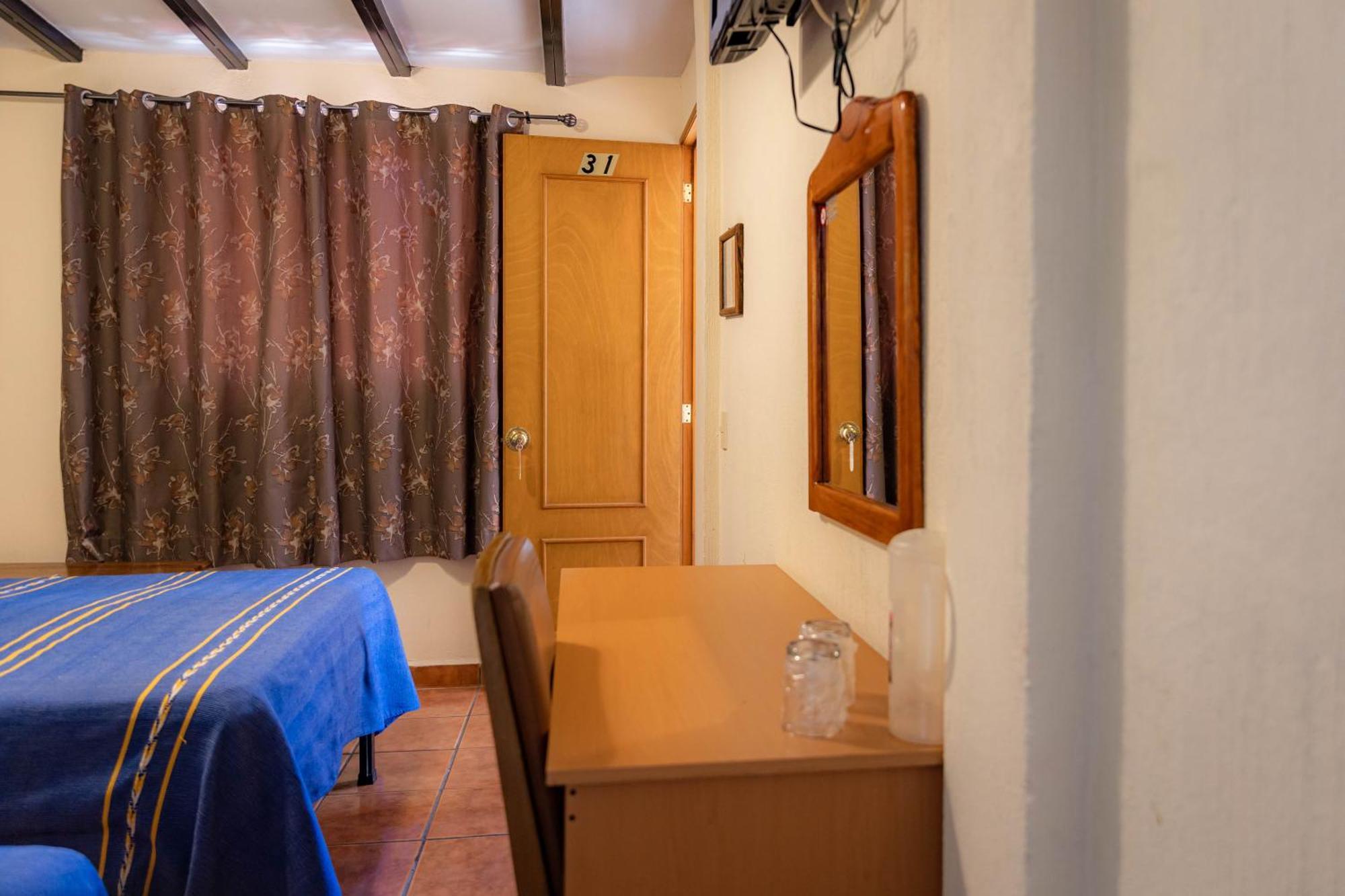 Hotel El Carmen, มอเรเลีย ภายนอก รูปภาพ