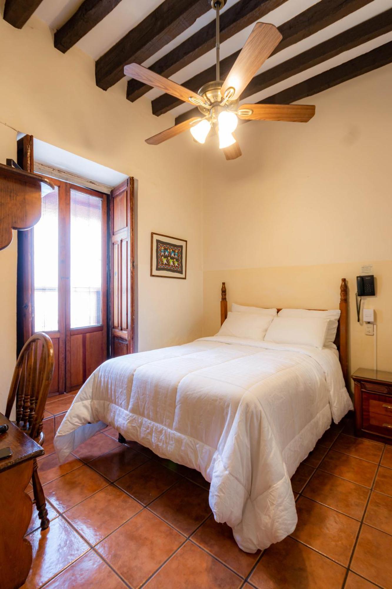 Hotel El Carmen, มอเรเลีย ภายนอก รูปภาพ