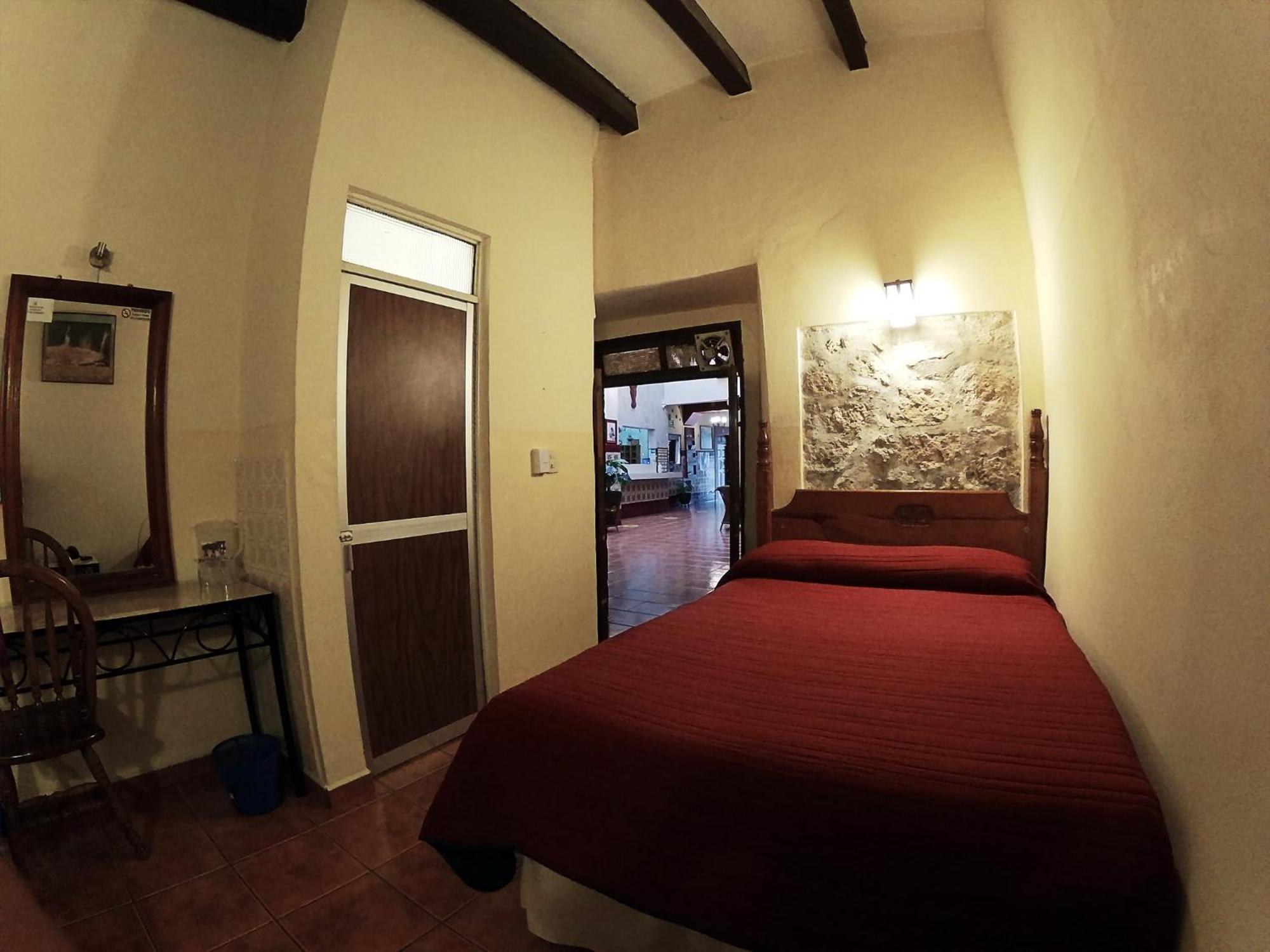 Hotel El Carmen, มอเรเลีย ภายนอก รูปภาพ