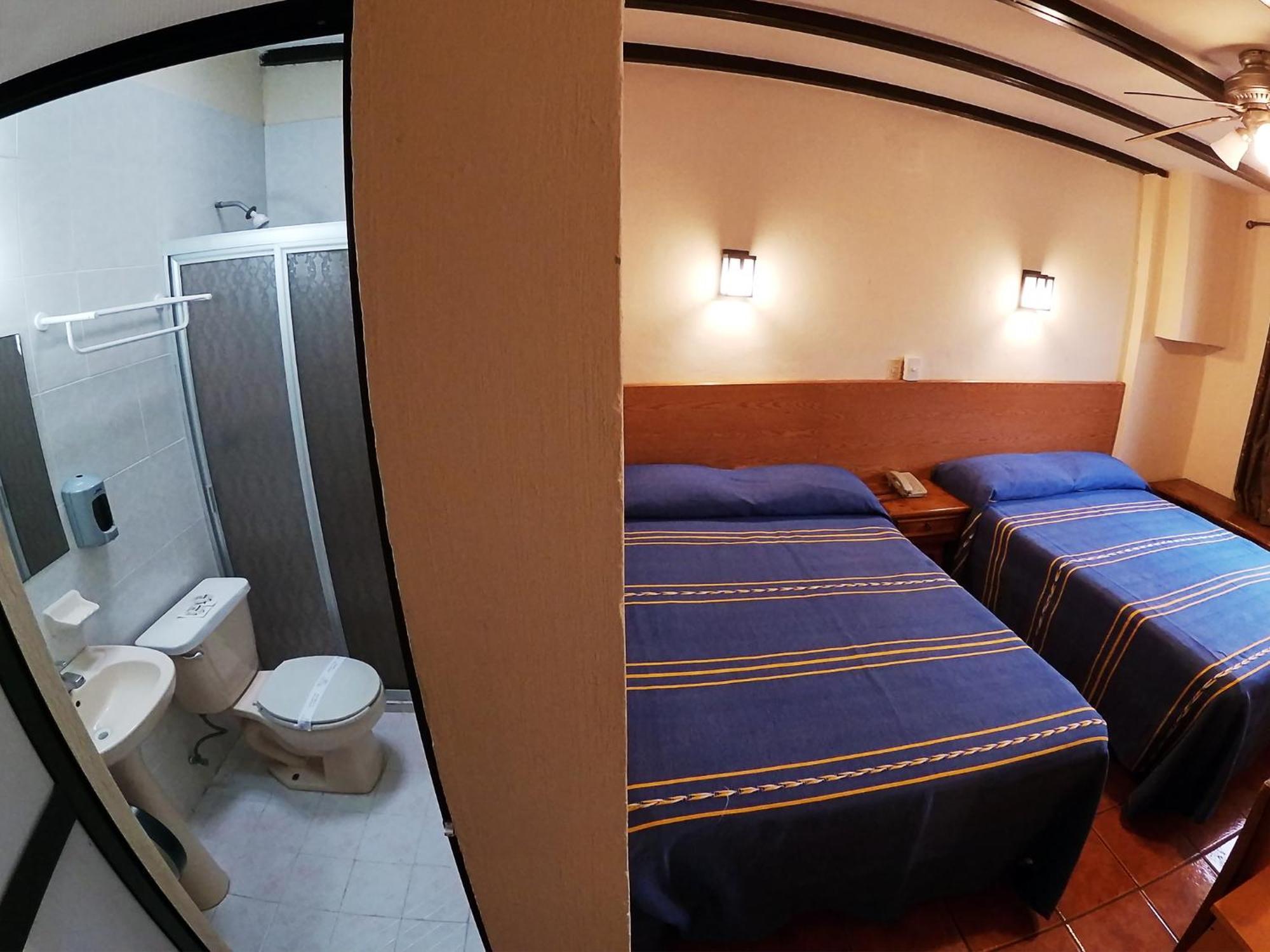 Hotel El Carmen, มอเรเลีย ภายนอก รูปภาพ